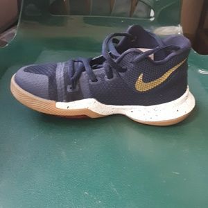 Nike Shoes - Kyrie 4 Nike Shoes - Kyrie 4